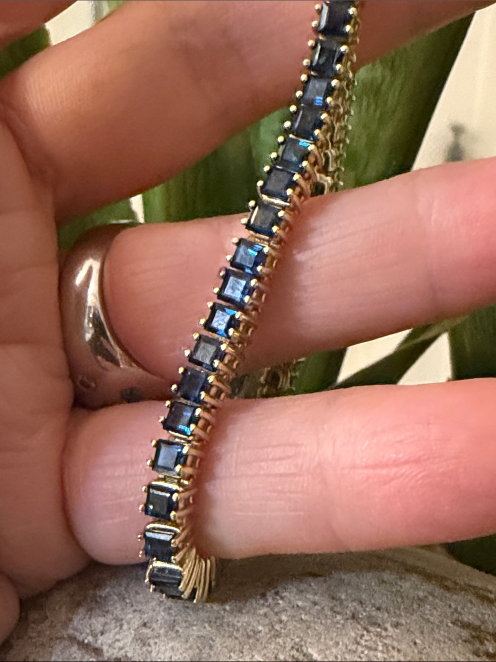 14 karat gold and 9.25 carat sapphire tennis bracelet